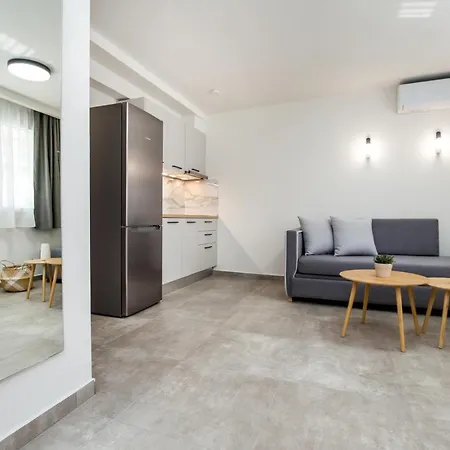 Strada - Micro 利迈纳里亚