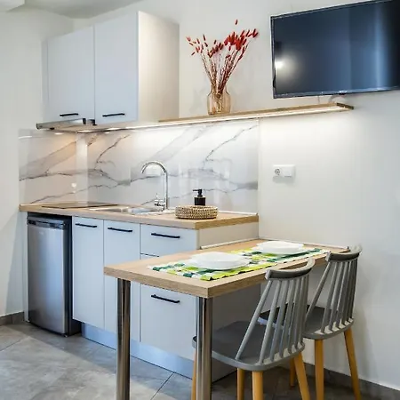 Strada - Micro 利迈纳里亚