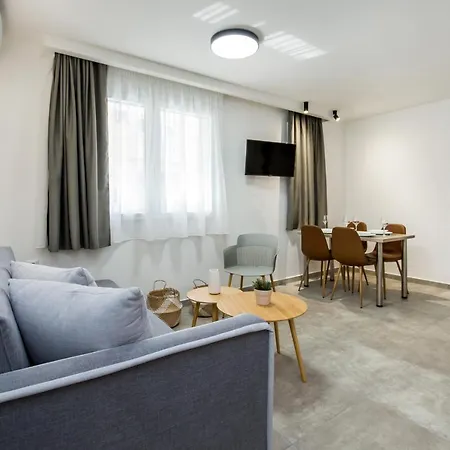 Strada - Micro 利迈纳里亚